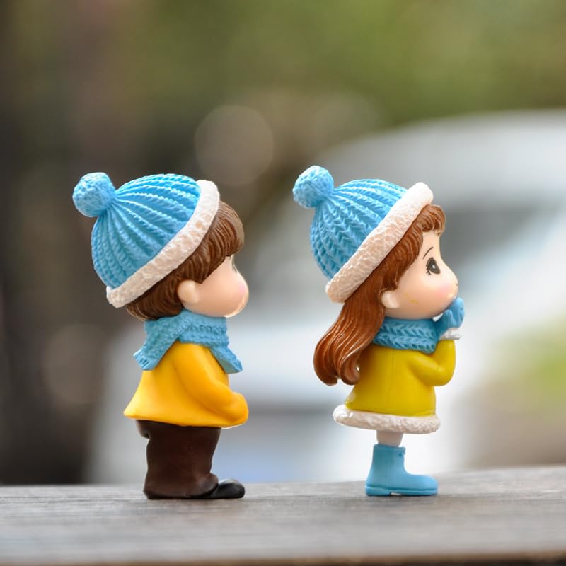 Winter Couple Doll Miniature Figurine | Romantic Boy & Girl Showpiece for Wedding Decor, Cake Decoration & Home Display | Size 5.5 x 2.5 cm |
