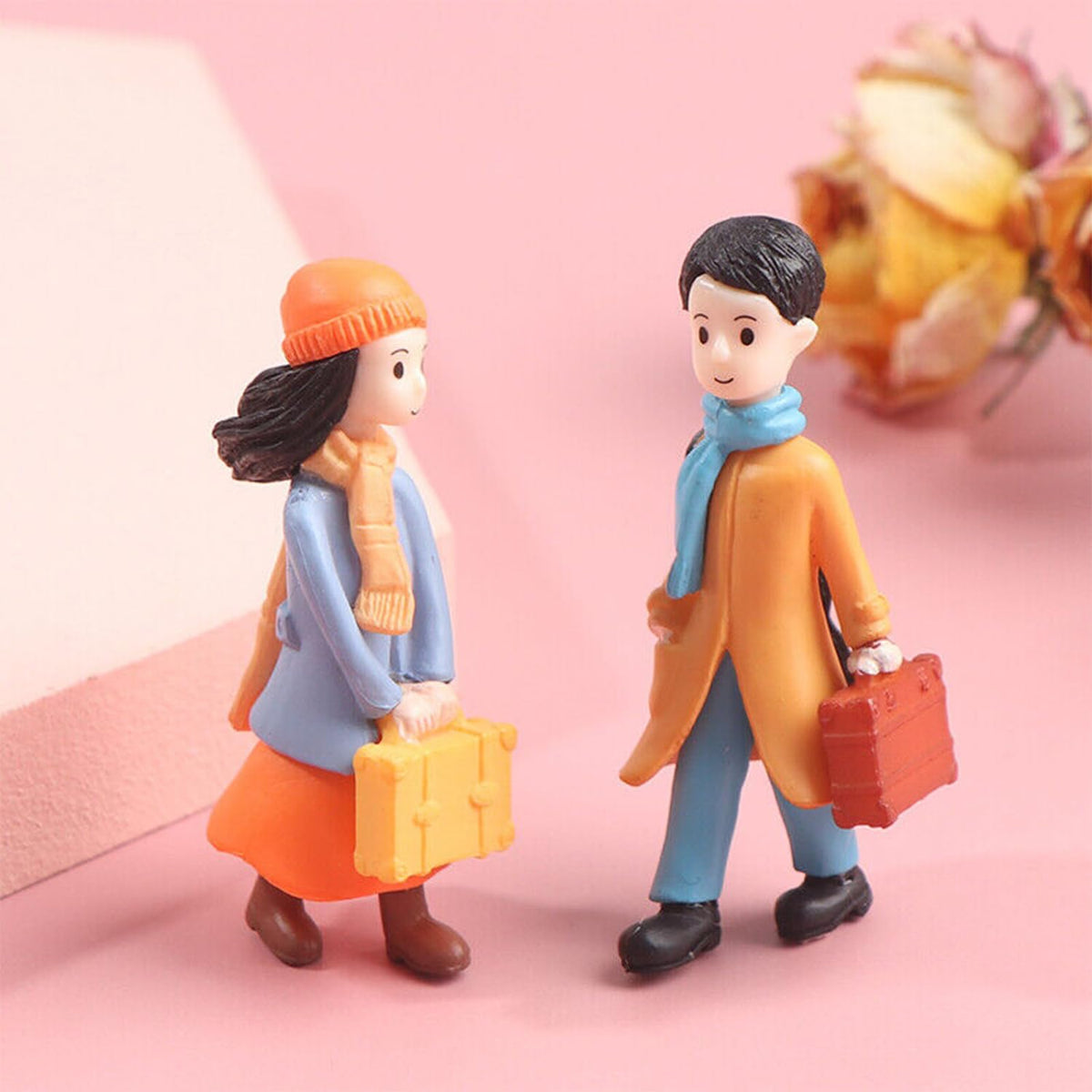 Ascension Romantic Winter Couple Miniature Toys Gift for Girlfriend Boyfriend Husband Wife Valentines Day Gifts Miniature Home DIY Living Room, 1.2 x 5.3 cm, Multicolor