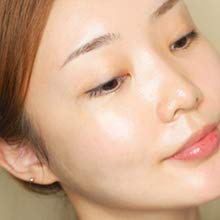 THANKYOU FARMER Sun Project Shimmer Sun Essence SPF30 PA++ (40ml) 3-In-1 Korean Sunscreen, Nourishes, Corrects Skin Tone, Moisturizes, No White Cast, UV Rays & Blue Light Protection, Radiant Glowy Skin, Hydrating, Brightening