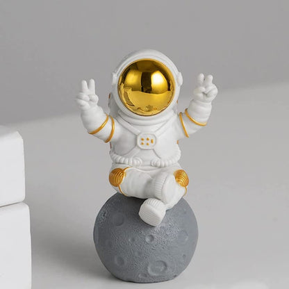 Street27® Cute Outer Space Astronaut Figurine Action Figure Toys Statue for Showpiece Home Living Room Decor Office Desktop Decoration Car Dashboard, Kids Birthday Party Gift, Resin