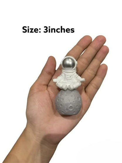 Street27® Cute Outer Space Astronaut Figurine Action Figure Toys Statue for Showpiece Home Living Room Decor Office Desktop Decoration Car Dashboard, Kids Birthday Party Gift