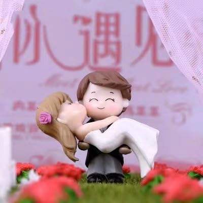 Resin Handcrafted Bride & Groom Romantic Couple Statue | Love Couple Showpiece for Home Décor | Valentine Gift for Girlfriend, Boyfriend, Husband, Wife (5 x 4 cm)
