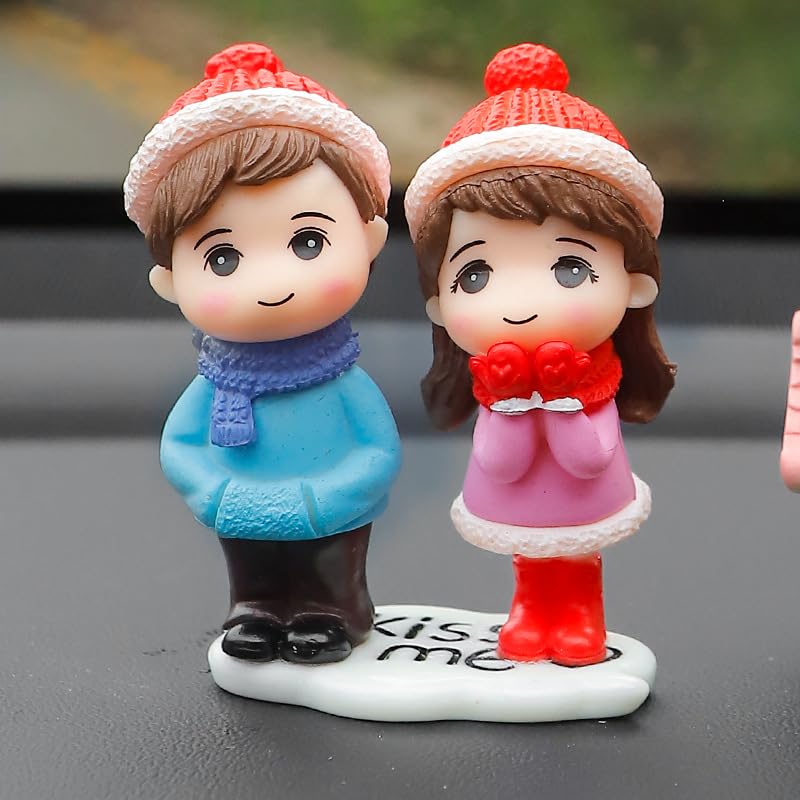 Winter Couple Doll Miniature Figurine | Romantic Boy & Girl Showpiece for Wedding Decor, Cake Decoration & Home Display | Size 5.5 x 2.5 cm |