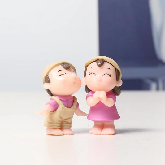 1 Set Cute Miniature Figurine Gift for Your Love Romantic Valentine Day Gift for Girlfriend, Boyfriend Small Baby Couple Showpiece Valentine Day Gift Items Miniature Adventure Showpiece