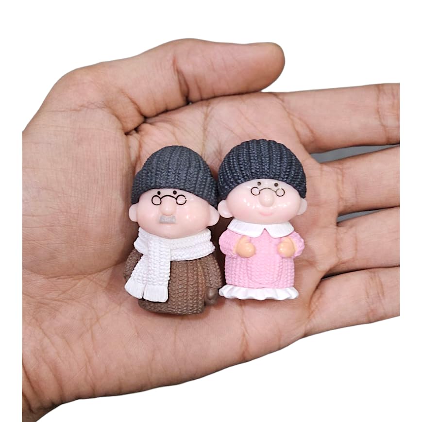 Miniature Old Couple Figurine – PVC Miniature Statue for Garden Decor, Dollhouse Accessory & Unique Gift