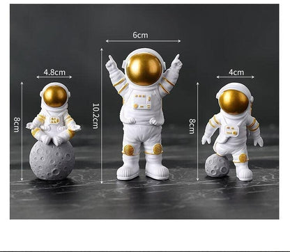 Street27® Cute Outer Space Astronaut Figurine Action Figure Toys Statue for Showpiece Home Living Room Decor Office Desktop Decoration Car Dashboard, Kids Birthday Party Gift, Resin