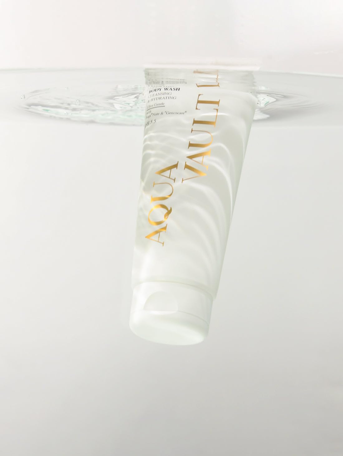 Personal Touch Aquavault Gentle Body Wash | Fragrance Vanilla | pH 5.5 Balanced, Sulphate-Free & Moisturising | Sweat-Proof Odour Control | Unisex Body Wash for All Skin Types | 200 ml