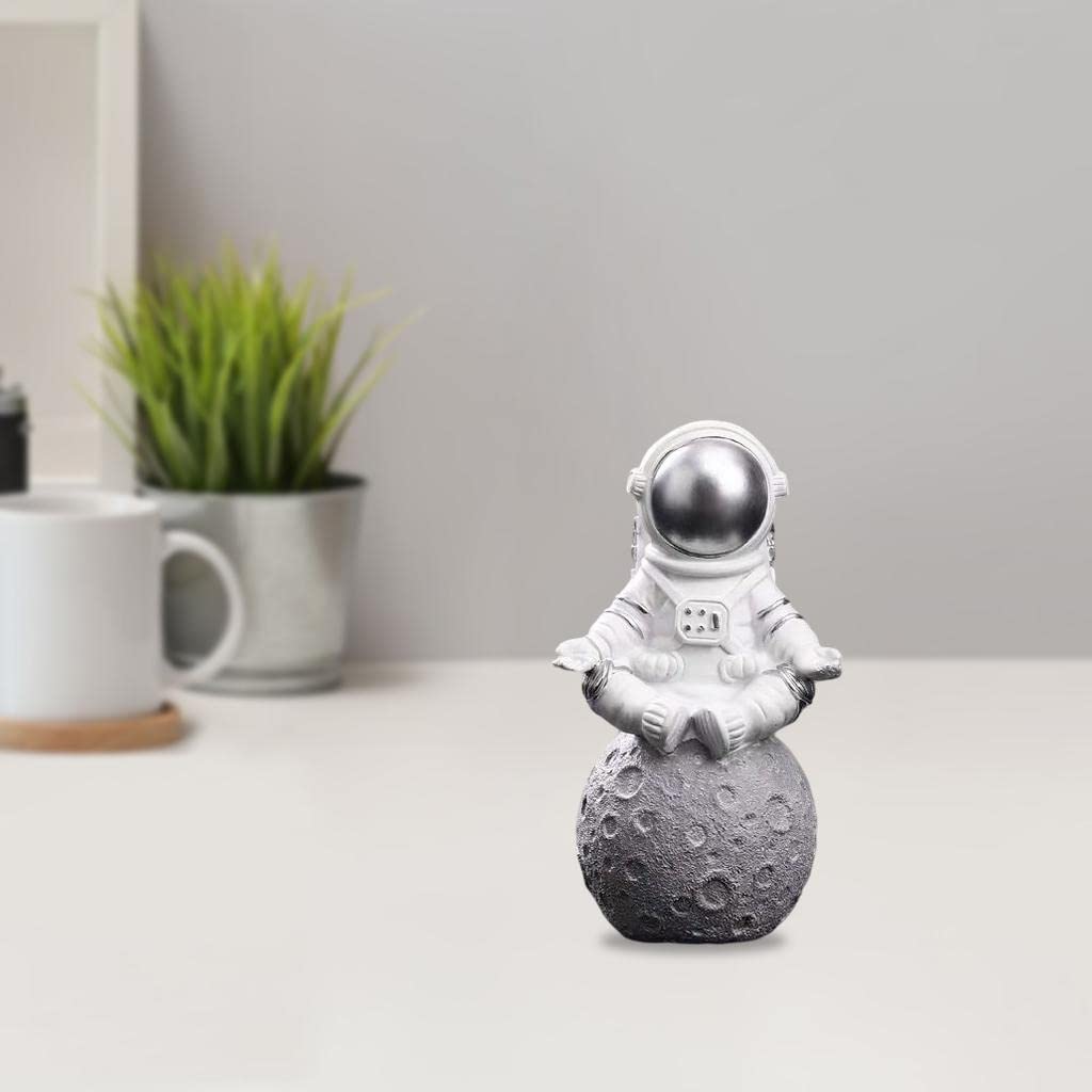 Street27® Cute Outer Space Astronaut Figurine Action Figure Toys Statue for Showpiece Home Living Room Decor Office Desktop Decoration Car Dashboard, Kids Birthday Party Gift