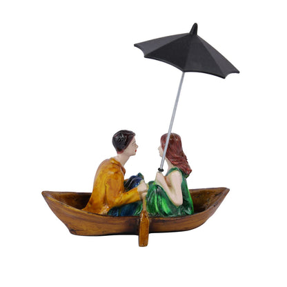 Valentine Gift for Girlfriend Boyfriend Husband Wife Girls Boys | Romantic Love Couple On Boat Showpiece Lovers Statue Gift Valentine Day Anniversary Home Decor Items (8.5x5.4x6.2 Inches)