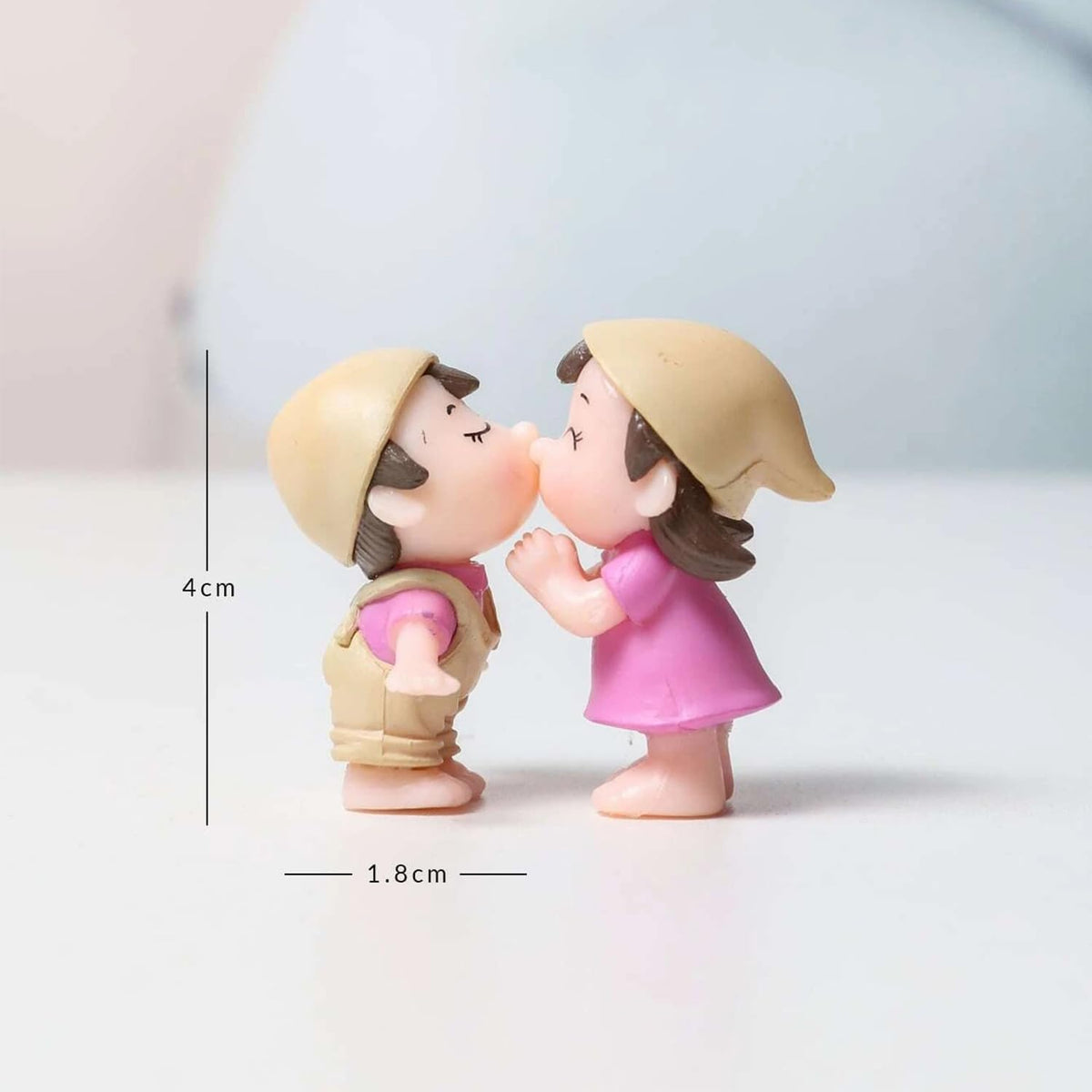 1 Set Cute Miniature Figurine Gift for Your Love Romantic Valentine Day Gift for Girlfriend, Boyfriend Small Baby Couple Showpiece Valentine Day Gift Items Miniature Adventure Showpiece
