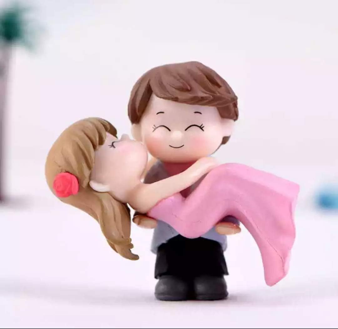 Couple Romantic Posture, Holding Figurines Miniatures Fairy 2 Pieces, Best Gift for Girlfriend, Boyfriend, Anniversary, and Valentine’s Day Multicolor (Pack of 1)
