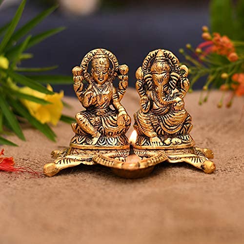 Metal Laxmi Ganesh Idol Showpiece Oil Lamp Diya, 5.5 x 4.5, Golden