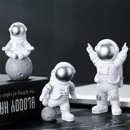 Street27® Cute Outer Space Astronaut Figurine Action Figure Toys Statue for Showpiece Home Living Room Decor Office Desktop Decoration Car Dashboard, Kids Birthday Party Gift