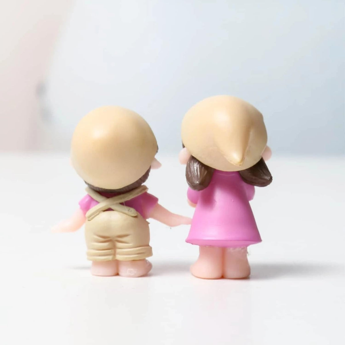 1 Set Cute Miniature Figurine Gift for Your Love Romantic Valentine Day Gift for Girlfriend, Boyfriend Small Baby Couple Showpiece Valentine Day Gift Items Miniature Adventure Showpiece