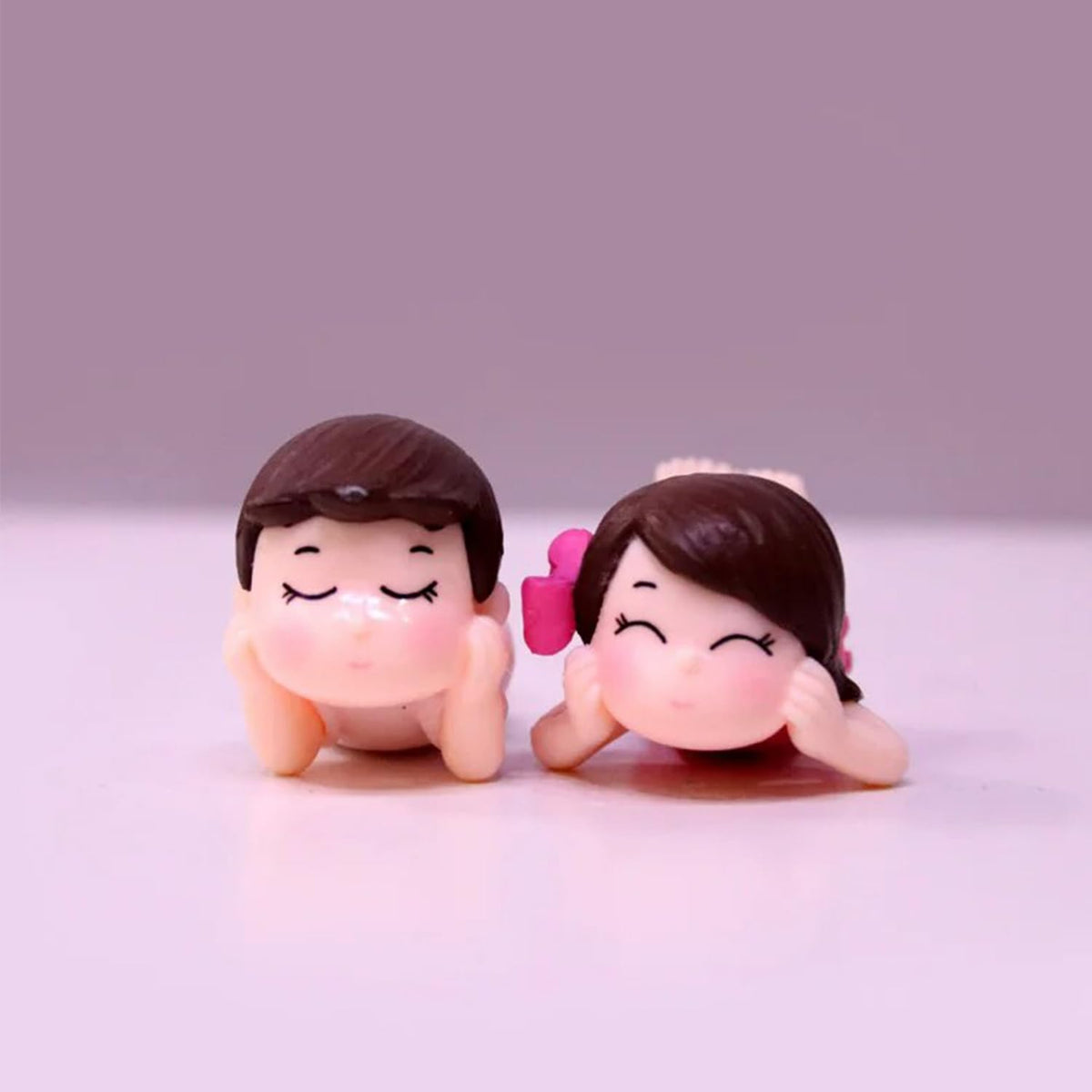 1 Set Miniature Figurine Showpiece Gift for Your Love Romantic Valentine Day Gift for Girlfriend, Boyfriend Small Cute Baby Couple Showpiece Valentines Gift Lovely Mini Couple