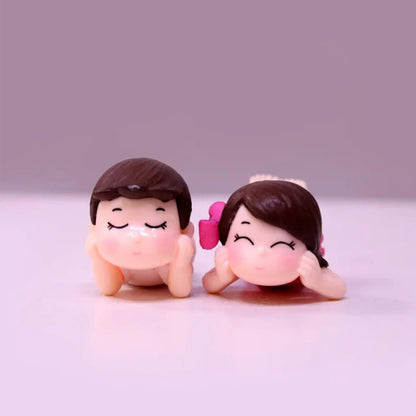 1 Set Miniature Figurine Showpiece Gift for Your Love Romantic Valentine Day Gift for Girlfriend, Boyfriend Small Cute Baby Couple Showpiece Valentines Gift Lovely Mini Couple