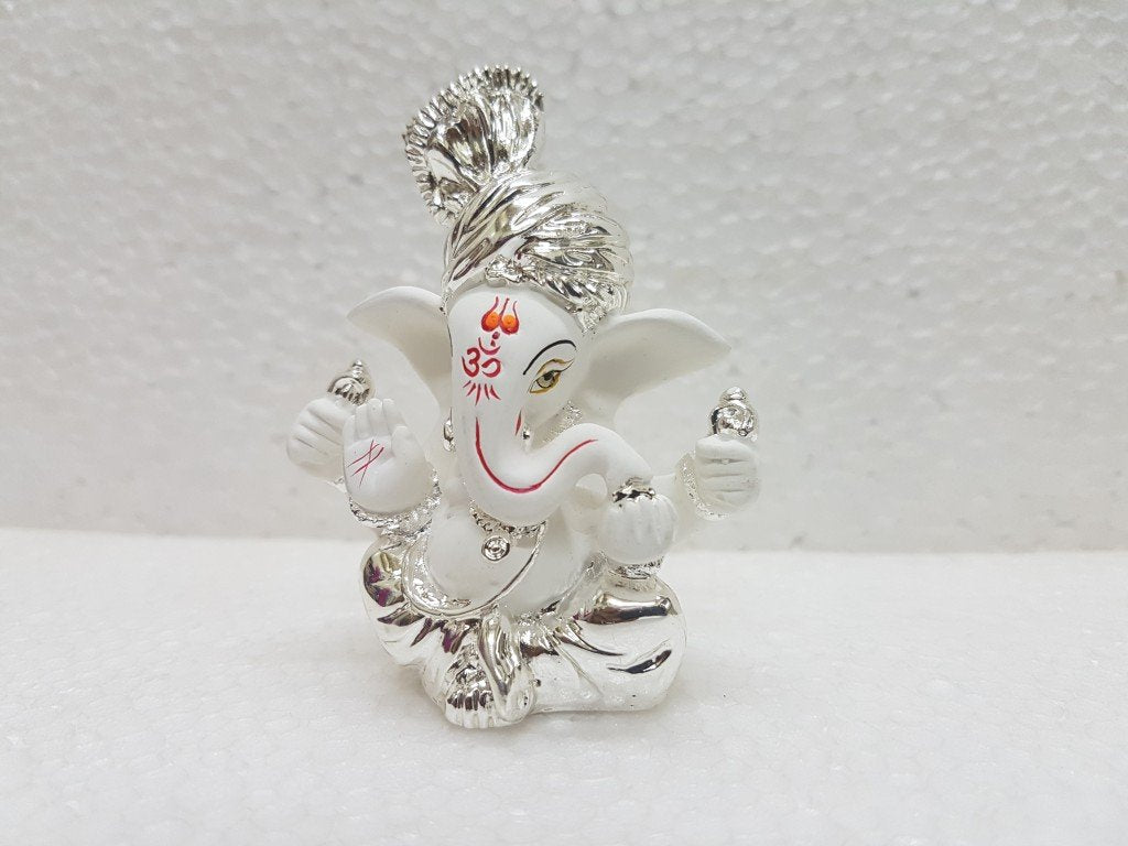 Gold Art India Ceramic Pagdi Ganesh Idol For Car Dashboard Small Ganesha Murti Ganpati Idol For Home Decor Puja Lord Ganesh Statue Gift For Office Desk Puja Room Figurine, 6X4X3Cm, Silver, Idol