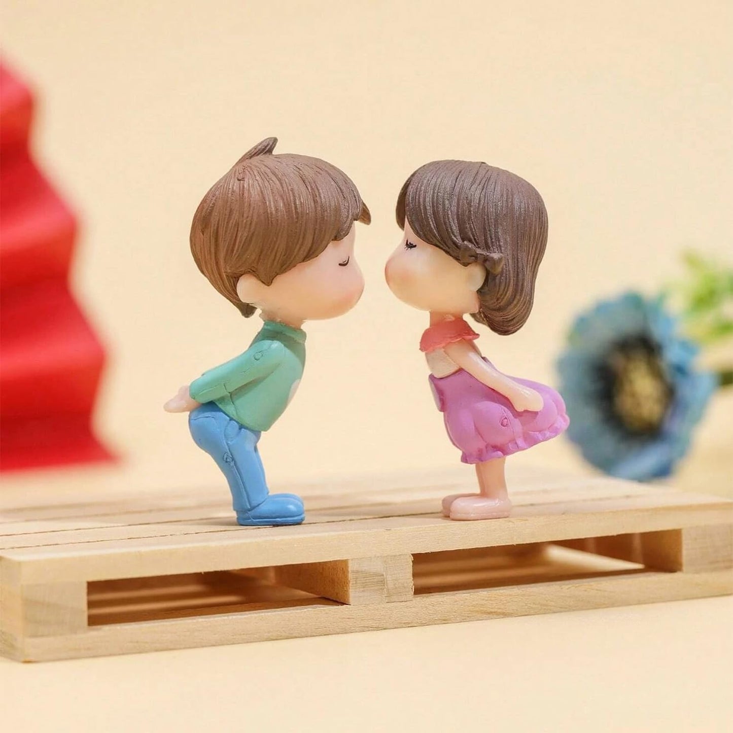 ascension 1 Pair of Cute Kissing Lovers Couple Gift for Valentine Day Baby Doll Set Gift for Girlfriend Boyfriend Miniature Showpiece Statue Miniature Adventure Showpiece Valentines Gifts