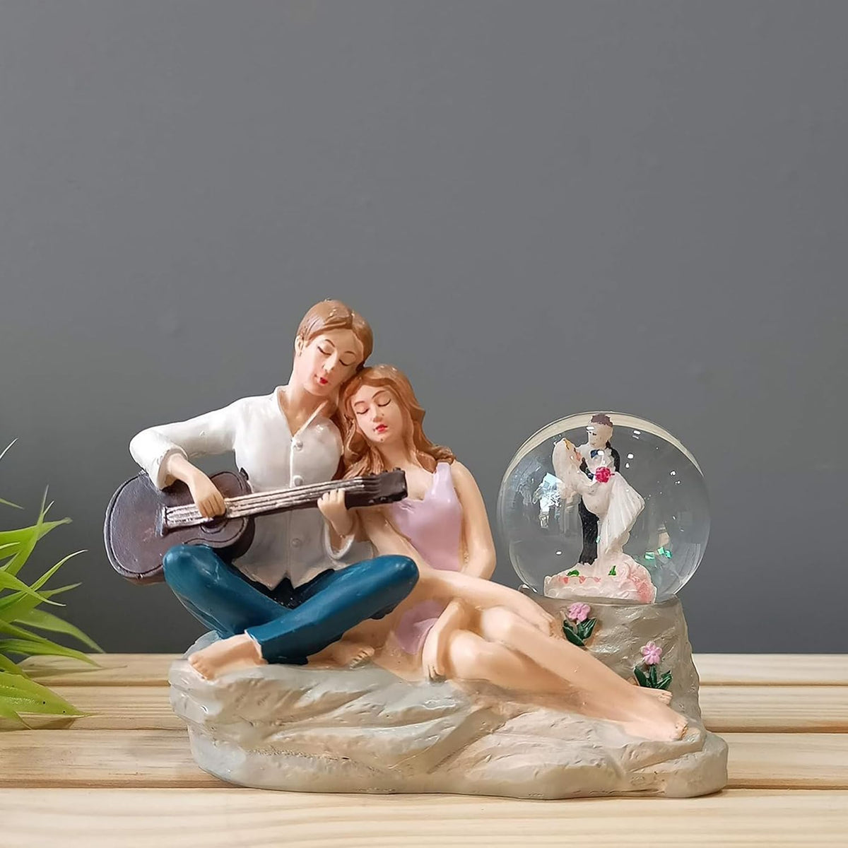 Romantic Love Couple Glass Ball Miniature Statue Showpiece for Gift Husband Wife Girlfriend Boyfriend Girls Boys- Home Decor Items -Decorative Showpieces Gift Items for Home Living Room