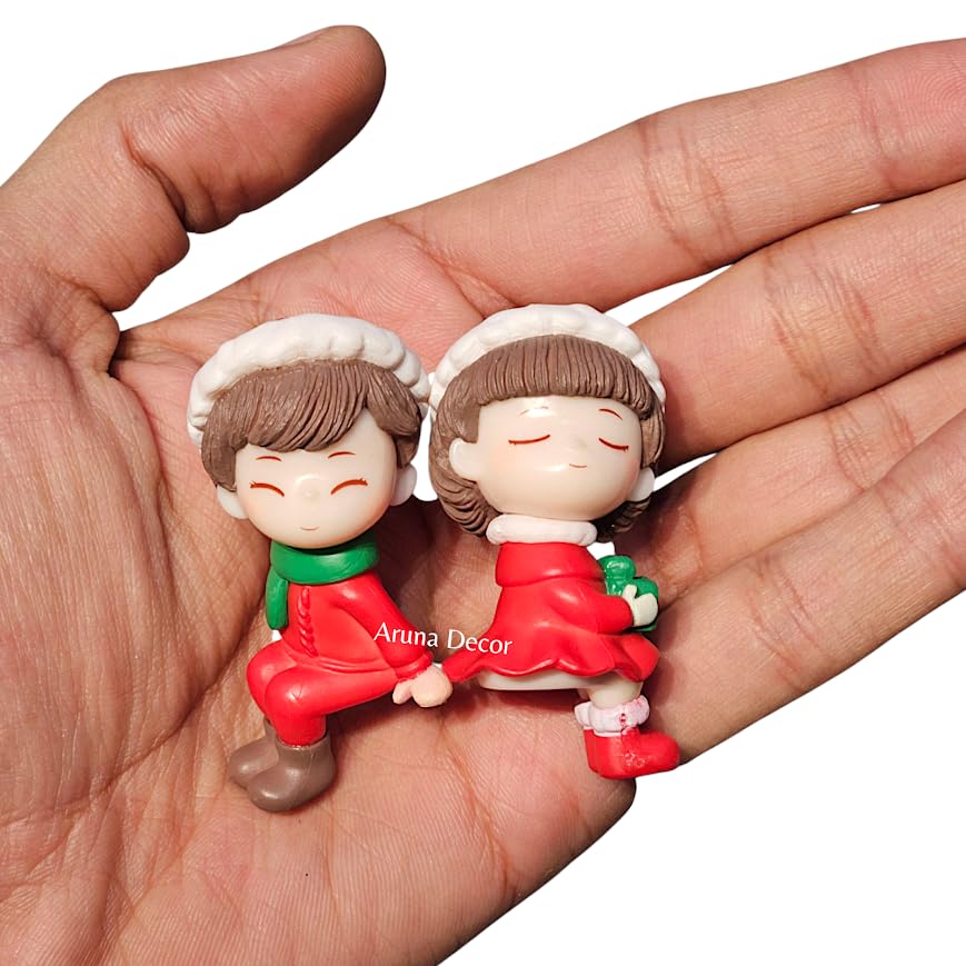Miniature Christmas Couple Figurines, Adorable PVC Decoration for Miniature Garden, Dollhouse Accessory & Holiday Gifting Cute Xmas Decor Collectible