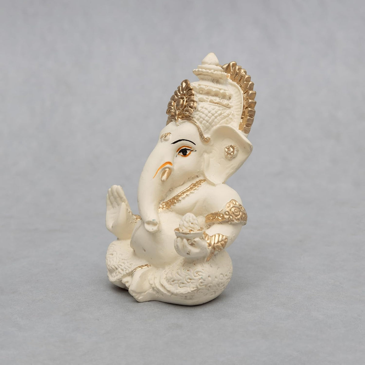 Lord Ganesha Idol for Car Dashboard, Home Temple & Office Decor | Gold Plated Resin Ganpati Murti for Puja, Mandir, Vastu, Diwali, Housewarming Gift | 3.5 Inch | Pack of 1 (Off White)