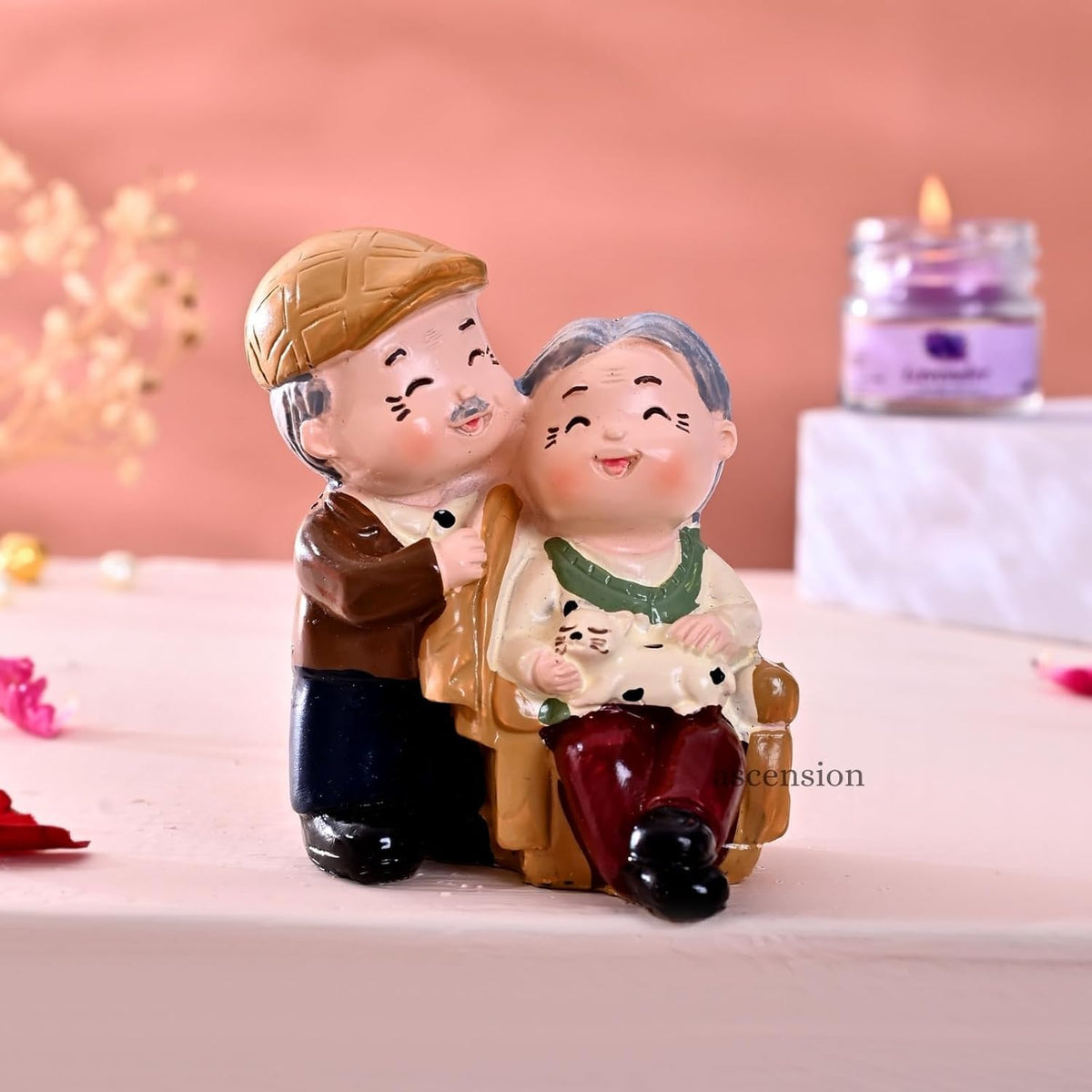 Cute Romantic Old Couple Figurine Resin Grandparents Statue with Cat Love Showpiece Romantic Decorative Item for Anniversary Retirement Birthday Gift Valentines Day Home & Office Decor