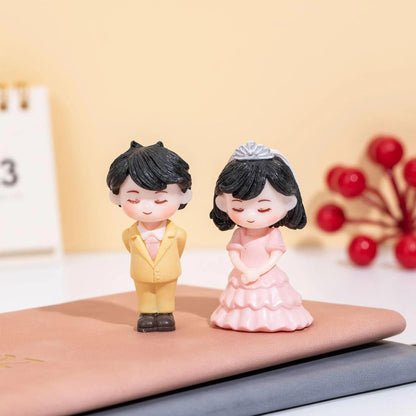 Love Proposal Couple Gift for Girlfriend Boyfriend Husband Wife Miniature Statue Showpiece for Valentines Day Gift Proposal Day Lovely Couple for Living Room Valentine Decoration