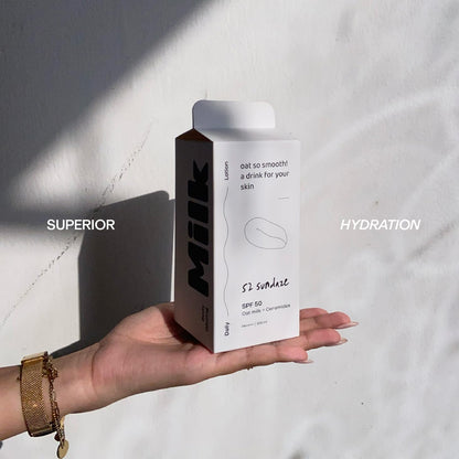 52 Sundaze Body Glazing Milk SPF 50 PA++++ | Hydrating Sunscreen Body Lotion with Oat Milk, Ceramides & Niacinamide | Lightweight Quick-Absorbing Formula | Non-Sticky, Non-Greasy Finish | Reduce Tan | No White Cast | All Skin Types | 200 ml