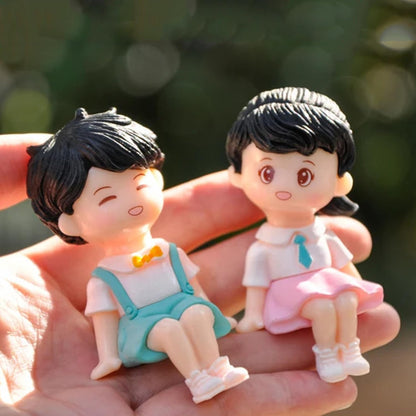 Mini Couples Romantic Gift for Girlfriend Boyfriend Figurines and Valentine Decoration Items Showpiece for Valentines Gift Miniature Set for Living Room Bed Room Decoration