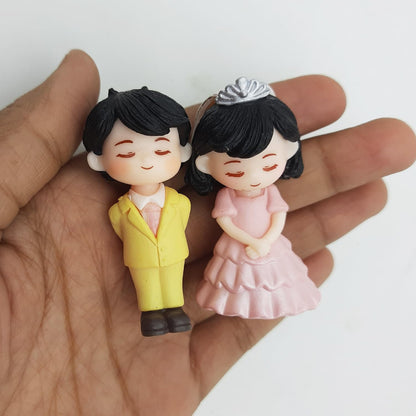 Love Proposal Couple Gift for Girlfriend Boyfriend Husband Wife Miniature Statue Showpiece for Valentines Day Gift Proposal Day Lovely Couple for Living Room Valentine Decoration