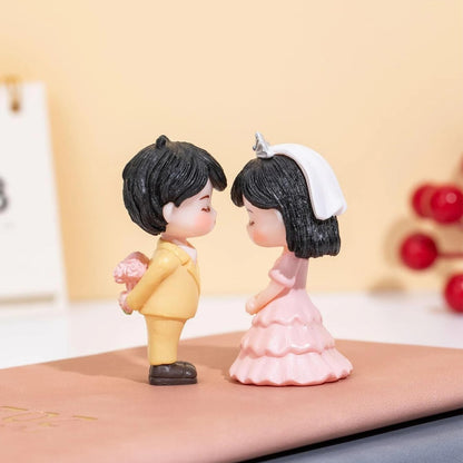 Love Proposal Couple Gift for Girlfriend Boyfriend Husband Wife Miniature Statue Showpiece for Valentines Day Gift Proposal Day Lovely Couple for Living Room Valentine Decoration