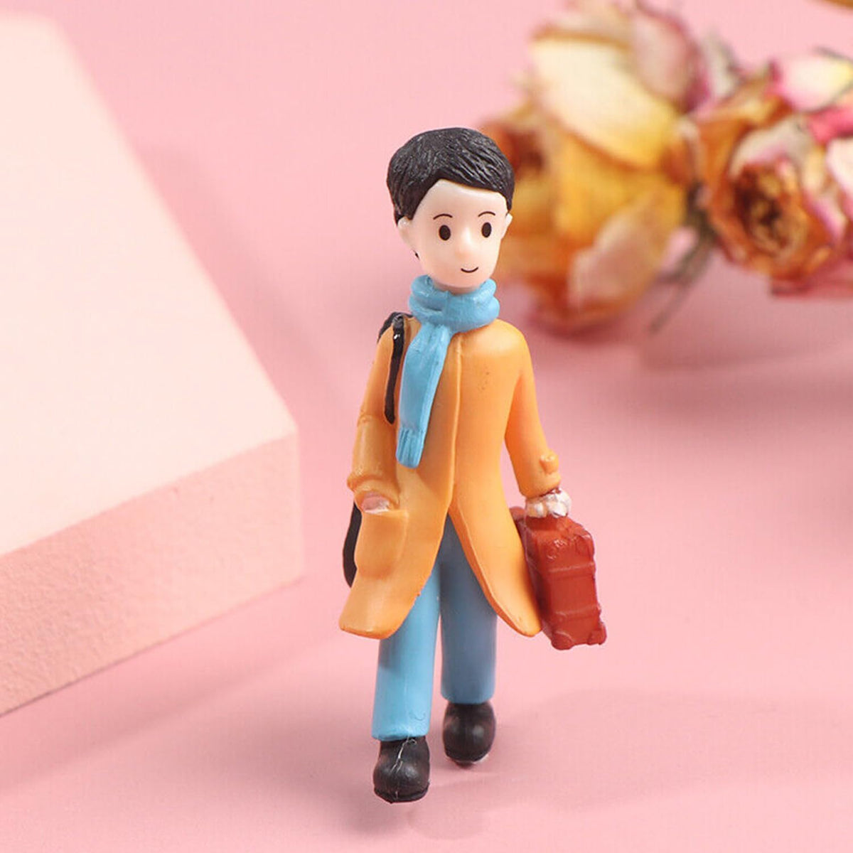 Ascension Romantic Winter Couple Miniature Toys Gift for Girlfriend Boyfriend Husband Wife Valentines Day Gifts Miniature Home DIY Living Room, 1.2 x 5.3 cm, Multicolor