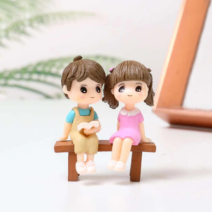 Miniature Couple Sitting On Chair Gift for Girlfriend Boyfriend Husband Wife Miniature Statue Showpiece for Valentines Day Gift Romantic Gifts for Your Love