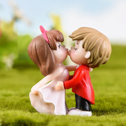ascension Cute Kissing Couple Miniature Figurine Showpiece Gift for Husband Wife Romantic Valentine Day Gift for Girlfriend, Boyfriend Small Baby Couple Showpiece Valentines Gifts