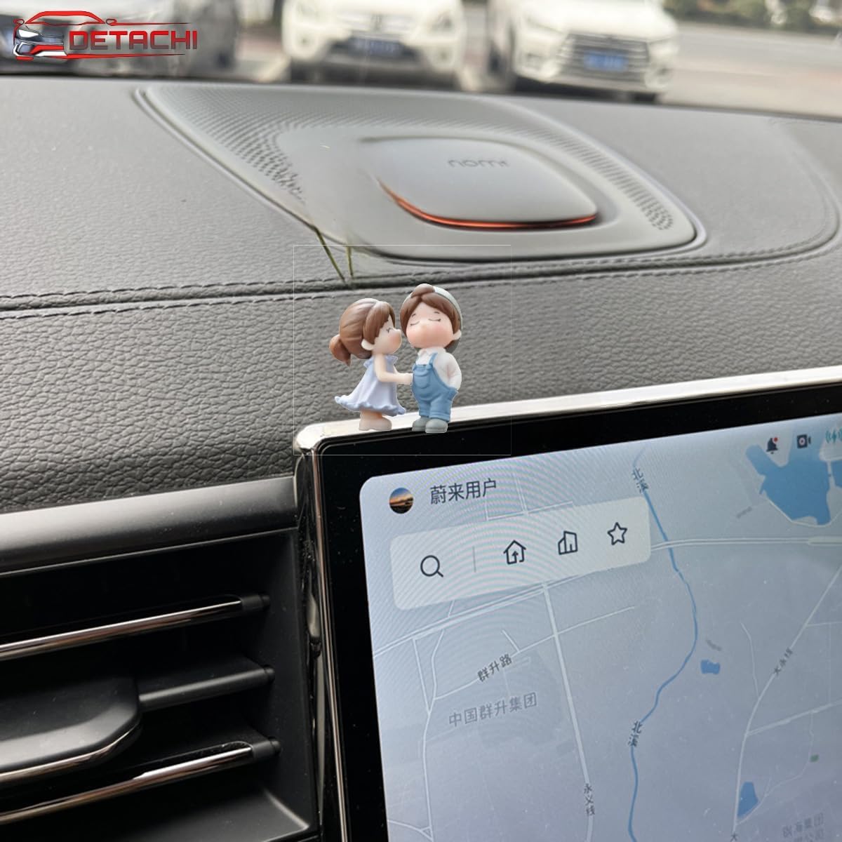 Car Dashboard Couple Showpiece Figurine Toys Gift with 4 Resin Adhesive Stickers for Car Lovers, Adorable Accessories for Interior Car Decoration
