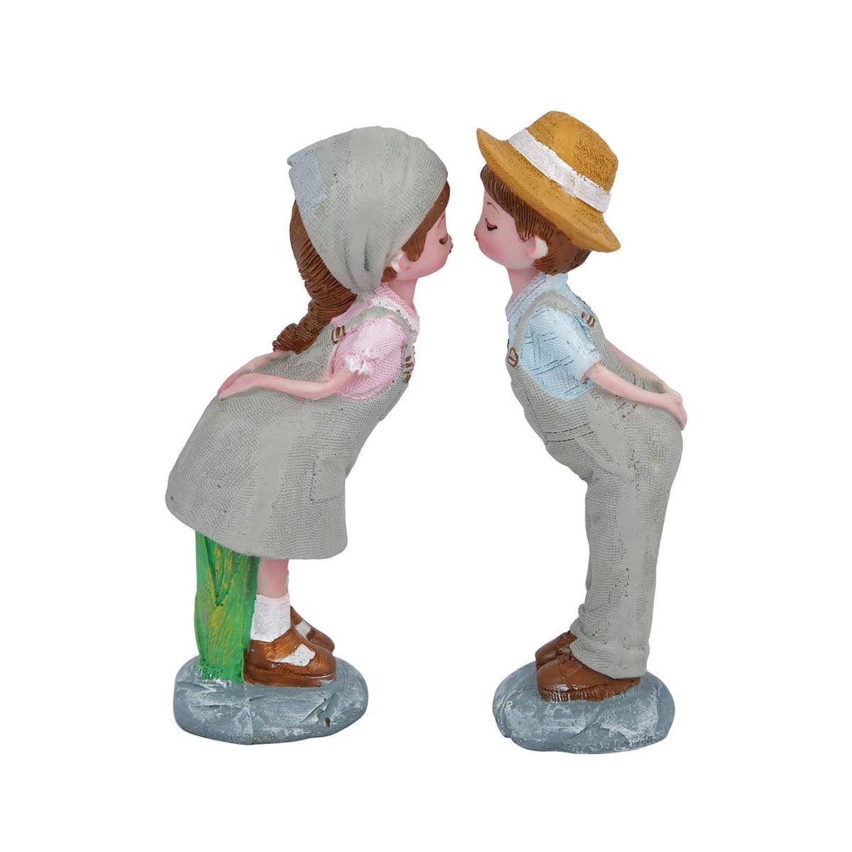 Love Couple Statue Showpiece for Home Decor, Standing Kissing Couple Sculpture Figurine Gift for Home Decor, Table Top, Couple, (3x2.5x6.5 Inches)