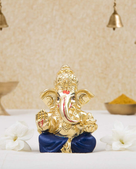 Gold Art India Ceramic Gold Lord Ganesh Idol, 4.5X4X3 Cm Ganesh Idol For Car Dashboard Small Ganesha Murti Ganpati Idol For Home Decor Puja Lord Ganesh Statue Gift For Office Desk Puja Room Figurine