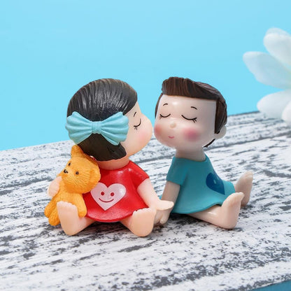 ascension Miniature Romantic Kissing Couple Gift for Valentine Day Baby Doll Set Gift for Girlfriend Boyfriend Valentine Decoration Items Living Room Car Dashboard Decor Valentines Gift