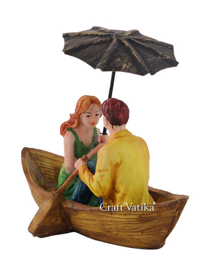 Valentine Gift for Girlfriend Boyfriend Husband Wife Girls Boys | Romantic Love Couple On Boat Showpiece Lovers Statue Gift Valentine Day Anniversary Home Decor Items (8.5x5.4x6.2 Inches)