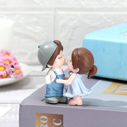 Car Dashboard Couple Showpiece Figurine Toys Gift with 4 Resin Adhesive Stickers for Car Lovers, Adorable Accessories for Interior Car Decoration