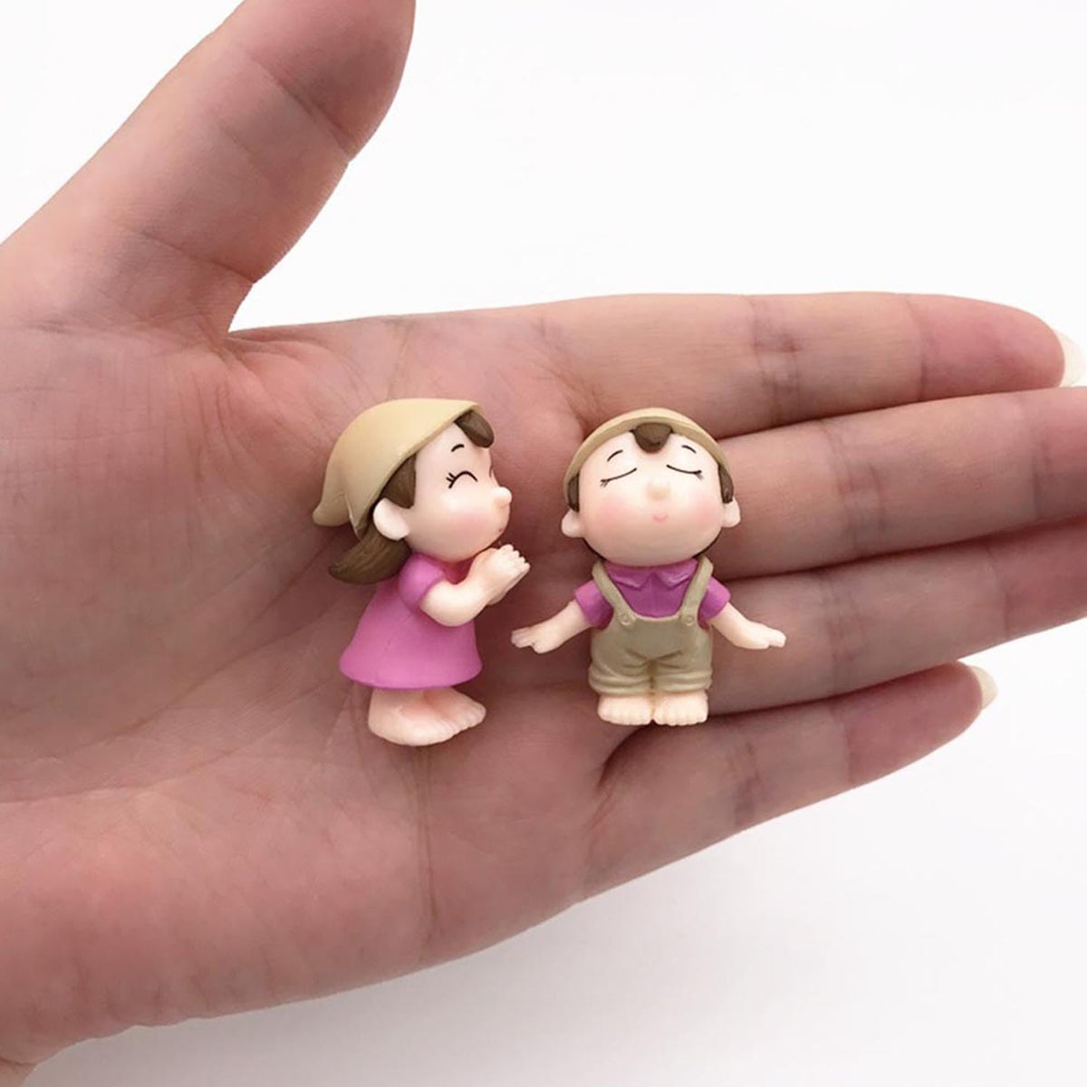 1 Set Cute Miniature Figurine Gift for Your Love Romantic Valentine Day Gift for Girlfriend, Boyfriend Small Baby Couple Showpiece Valentine Day Gift Items Miniature Adventure Showpiece