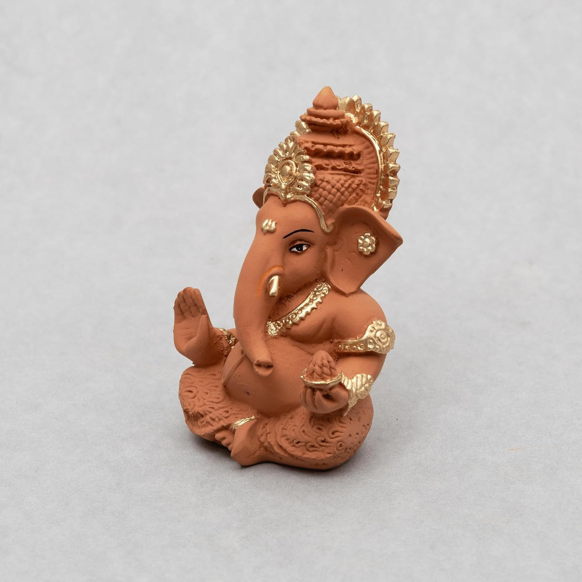 Lord Ganesha Idol for Car Dashboard, Home Temple & Office Decor | Gold Plated Resin Ganpati Murti for Puja, Mandir, Vastu, Diwali, Housewarming Gift | 3.5 Inch | Pack of 1 (Brown)