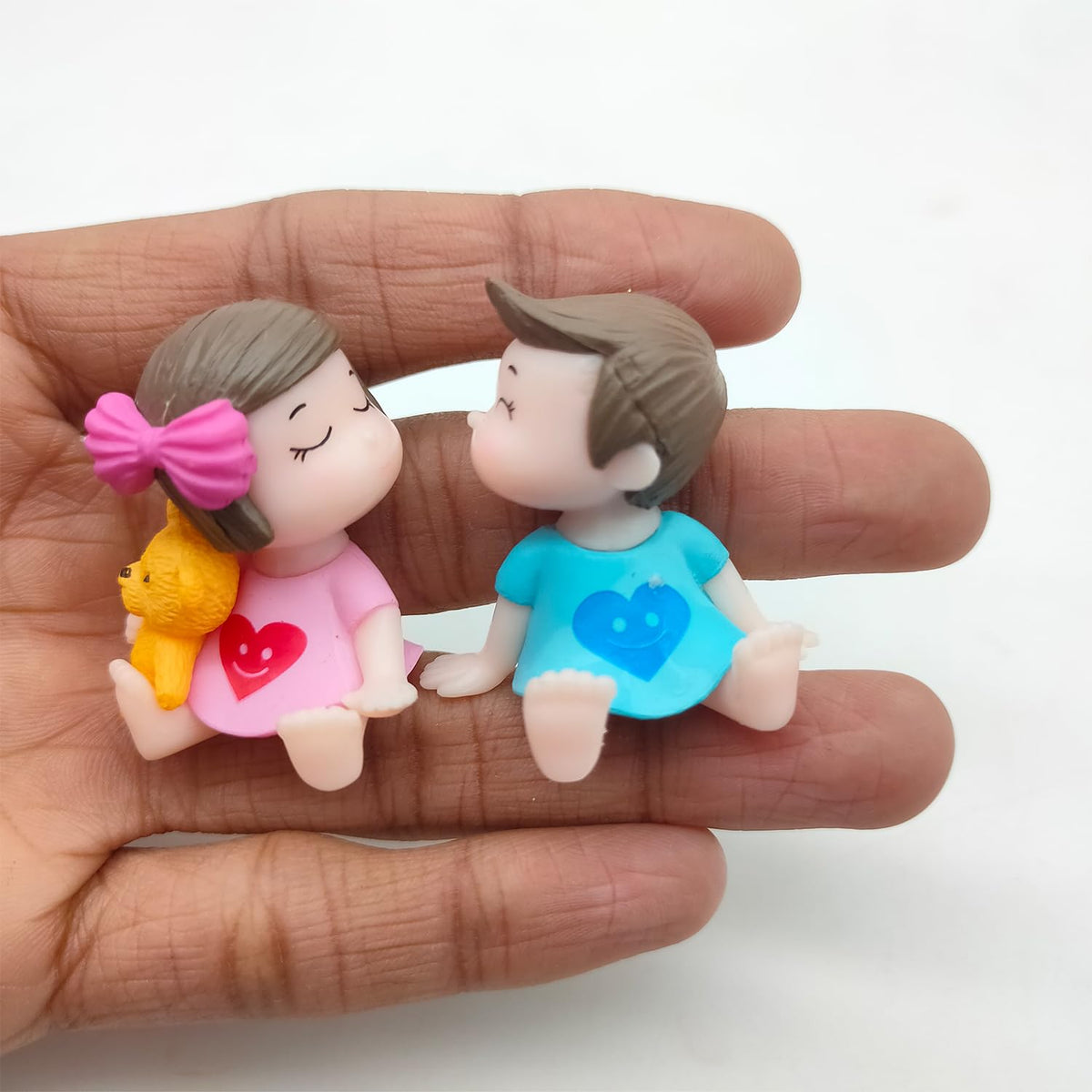 ascension 1 Pair of Miniature Romantic Kissing Couple Gift for Valentine Day Baby Doll Set Gift for Girlfriend Boyfriend Showpiece Statue Valentine Decoration Items Valentines Gifts for Your Love