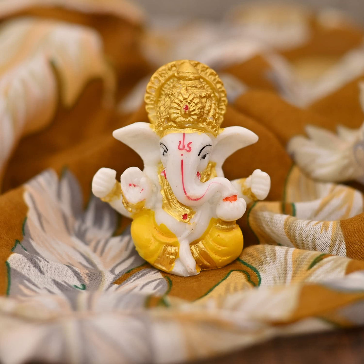 polyresin Mini Ganesh Statue Decorative Showpiece Gift Item Best for Home & Office Decor, Car Dashboard and Corporate Gift Items, Ganesh chaturthi Decoration (Mini Ganesha)