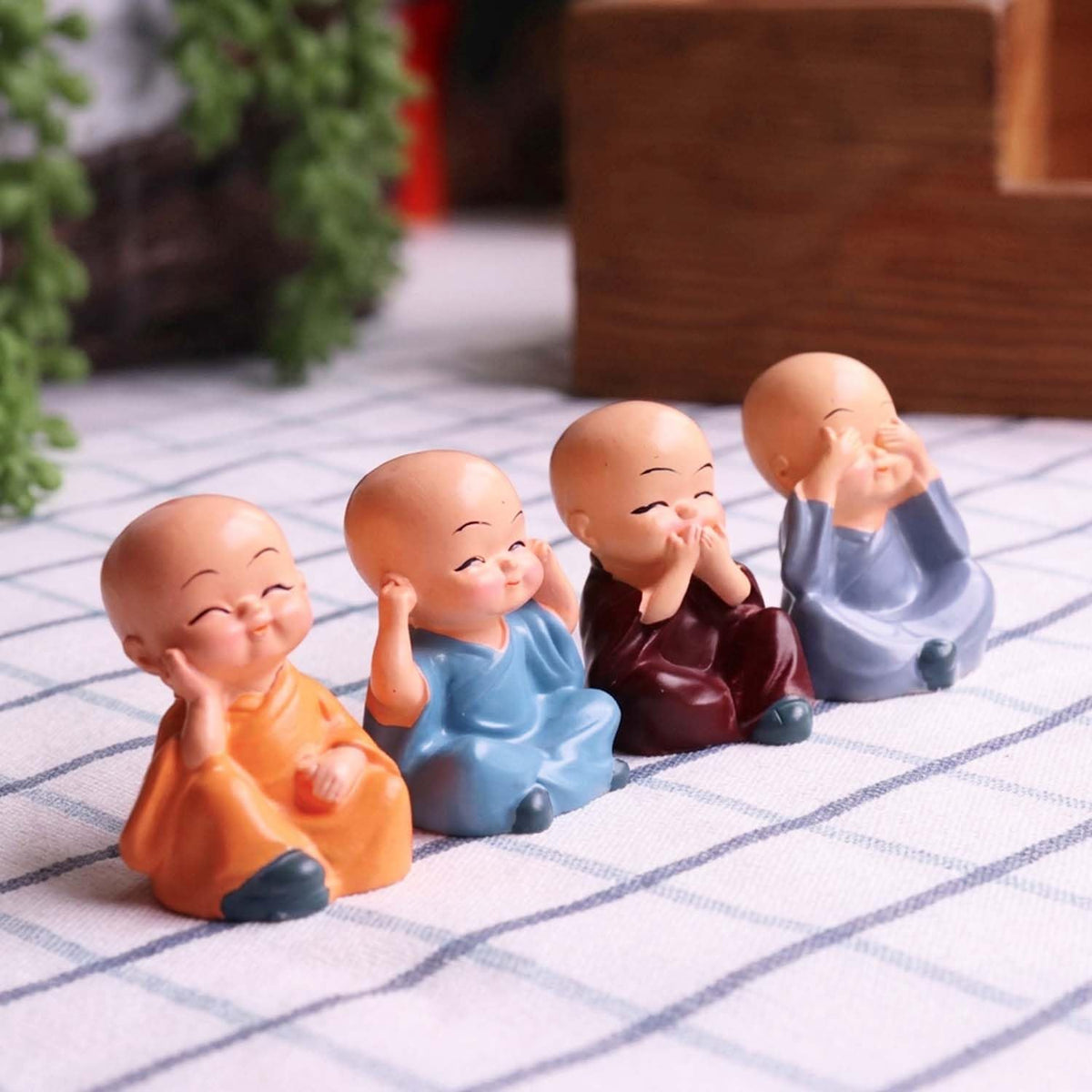 Resin Buddha Monk Statues, Small, Multicolour, Set of 4 Buddha Figurine Good Luck Sculpture Decoration for Indoor Outdoor Garden car Dashboard Porch Yard Art Decor