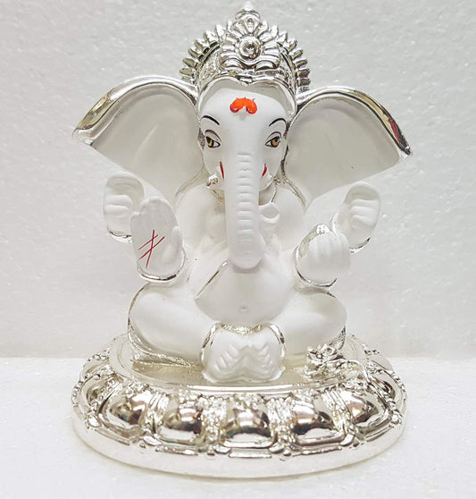 Gold Art India Ceramic Ganesh Idol For Car Dashboard Ganesha Murti Ganpati Idol For Home Decor Puja Lord Ganesh Statue Gift For Office Desk Puja Room Figurine, 8x7x7 cm, Silver, Idol