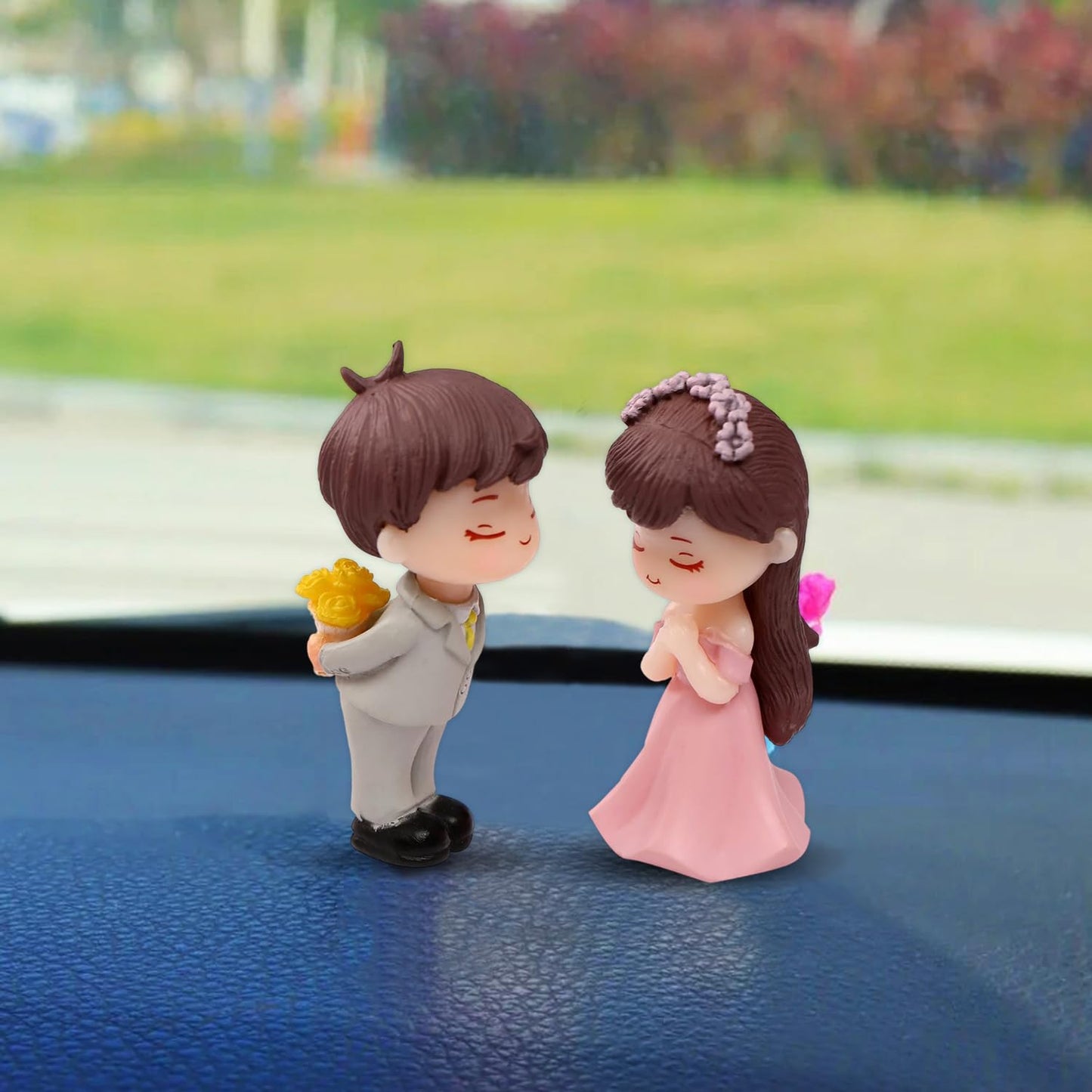 ascension Romantic Love Proposal Couple Gift for Girlfriend Boyfriend Husband Wife Miniature Statue Showpiece for Valentines Day Gift Proposal Day Lovely Couple Valentine Decoration Items