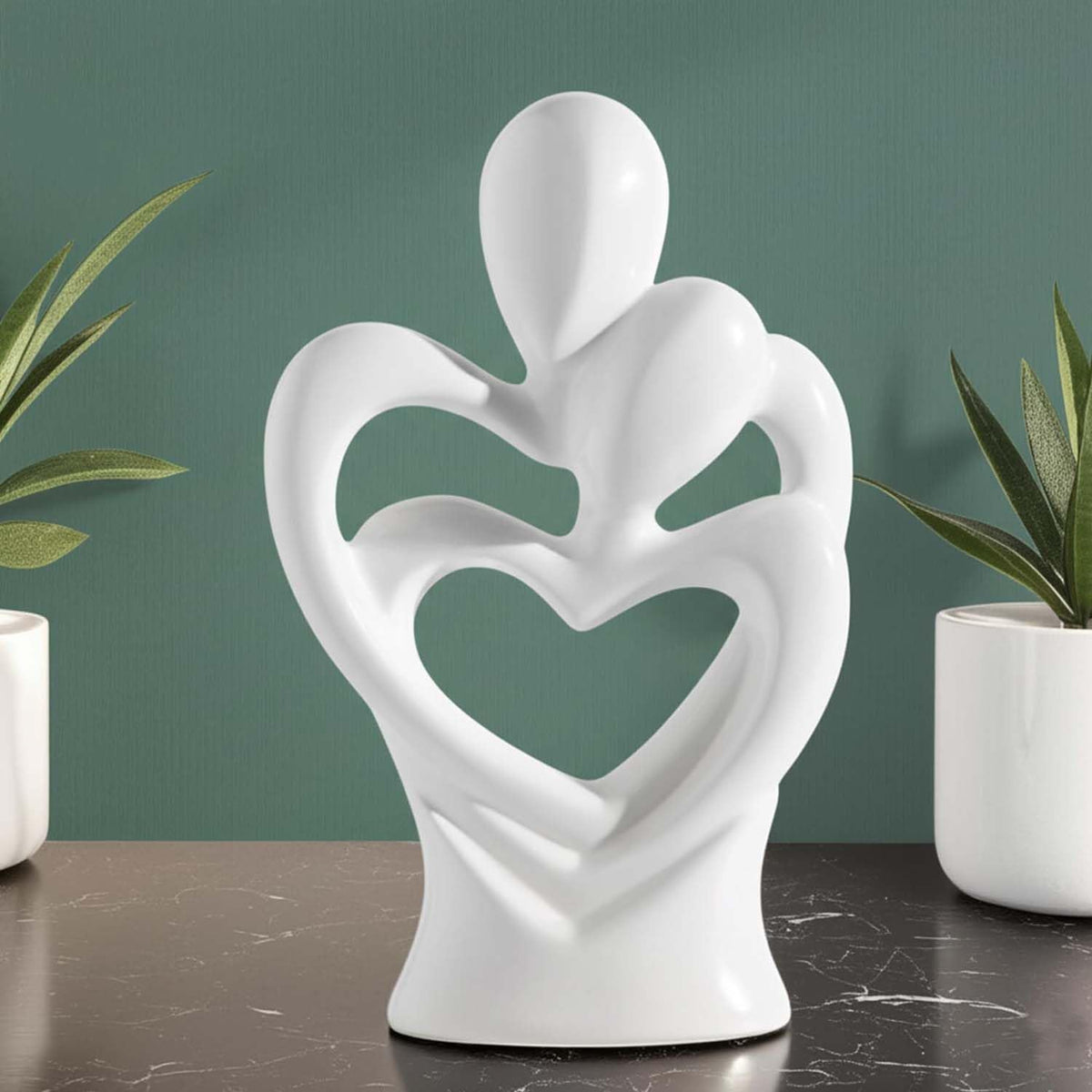 Hugging Couple Sculptures Ceramic Heart Shape Romantic Couple Statue Family Figurine Decorative Showpiece For Valentine Gift Living Room House Warming Anniversary Office & Home Decor (White)
