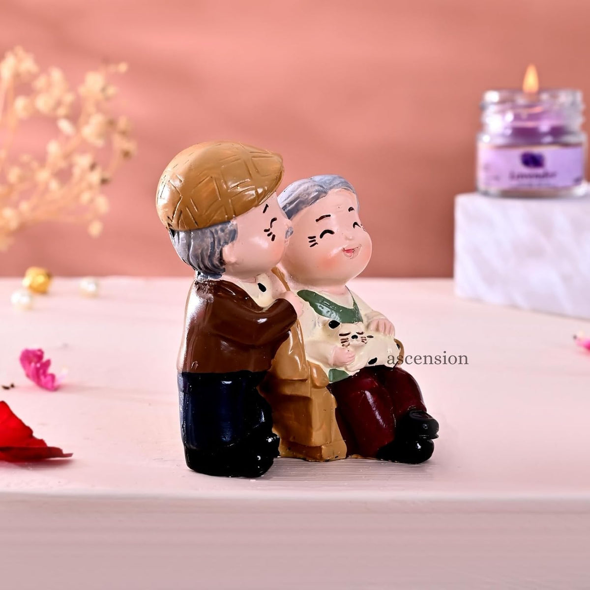Cute Romantic Old Couple Figurine Resin Grandparents Statue with Cat Love Showpiece Romantic Decorative Item for Anniversary Retirement Birthday Gift Valentines Day Home & Office Decor