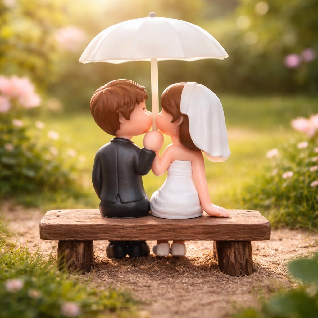 Valentine Gift for Girlfriend Boyfriend, Husband Wife, Valentine Love Couple Under Umbrella Romantic Miniature Statue Showpiece, Birthday Gift Propose Day Gift for Woman